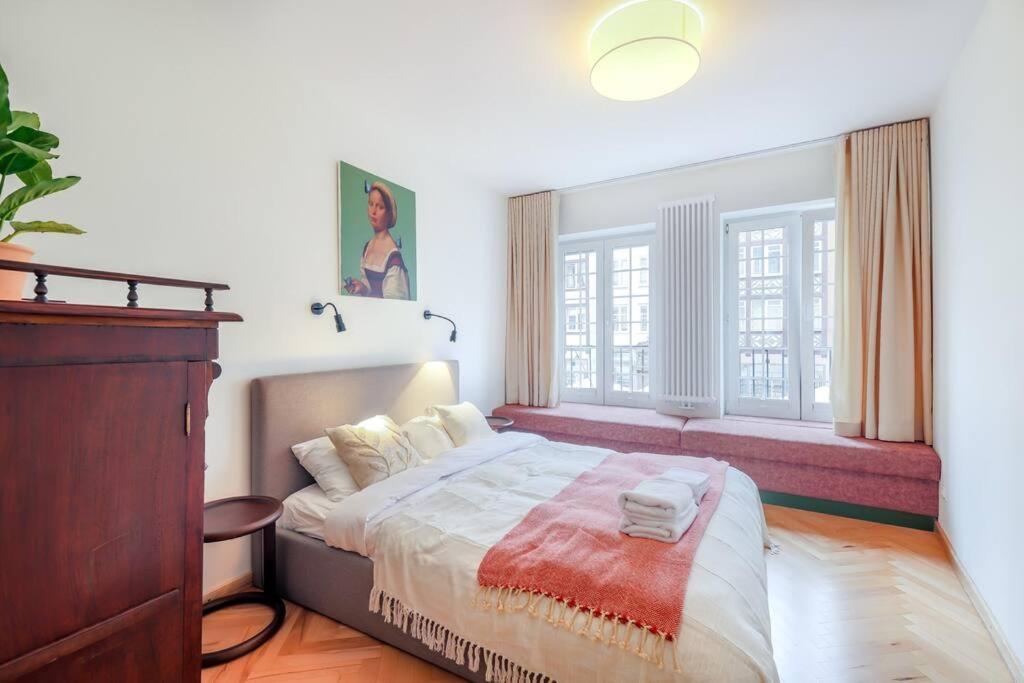 Cityscape Haven: Urban Retreat Gdansk Luaran gambar